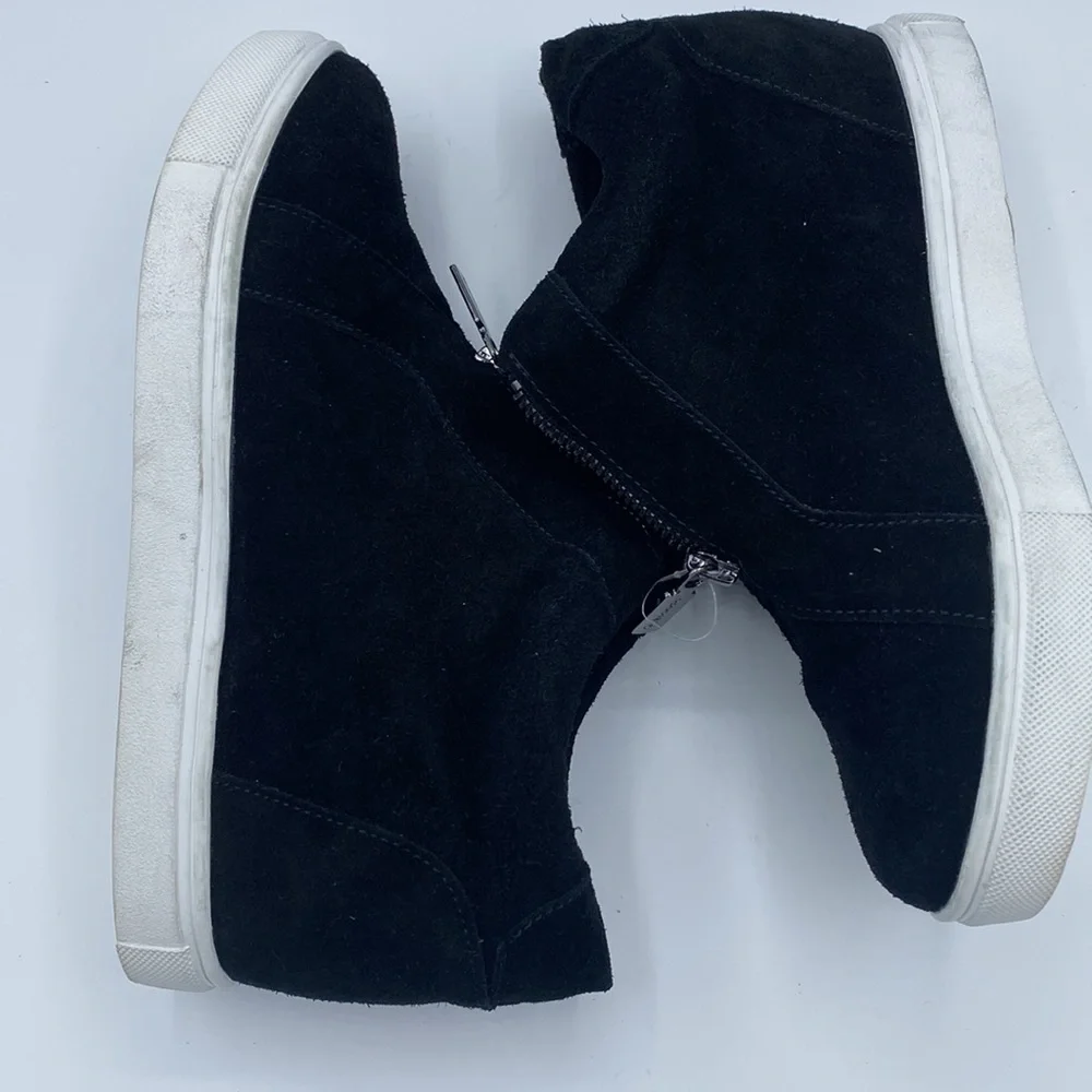 Blondo Waterproof Glenda Sneaker Size‎ 7 NWOB